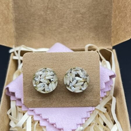 White heather round stainless steel stud earrings