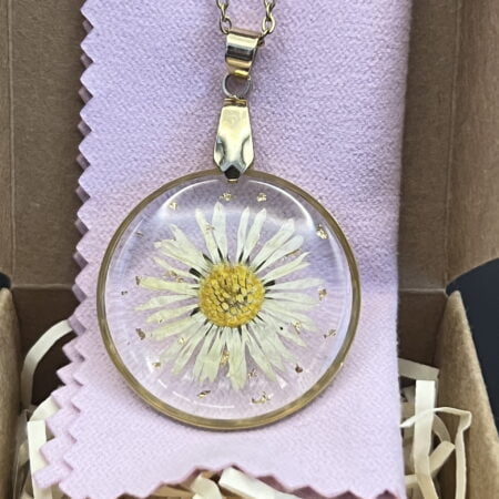 Daisy round gold stainless steel resin necklace