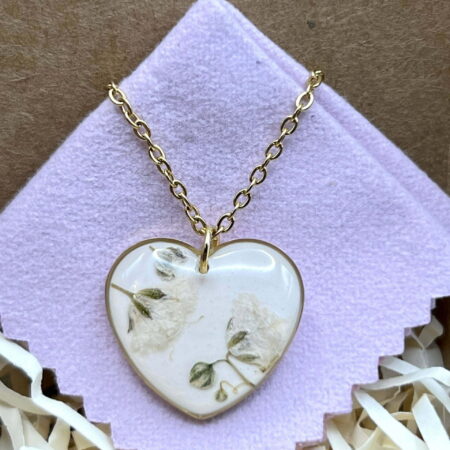Gypsophila heart gold stainless steel resin necklace