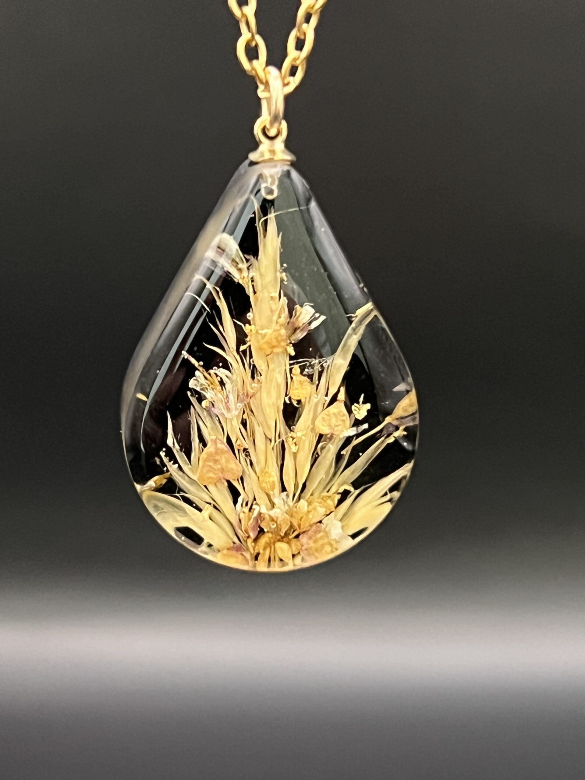 Teardrop grass gold filled necklace - Image 3