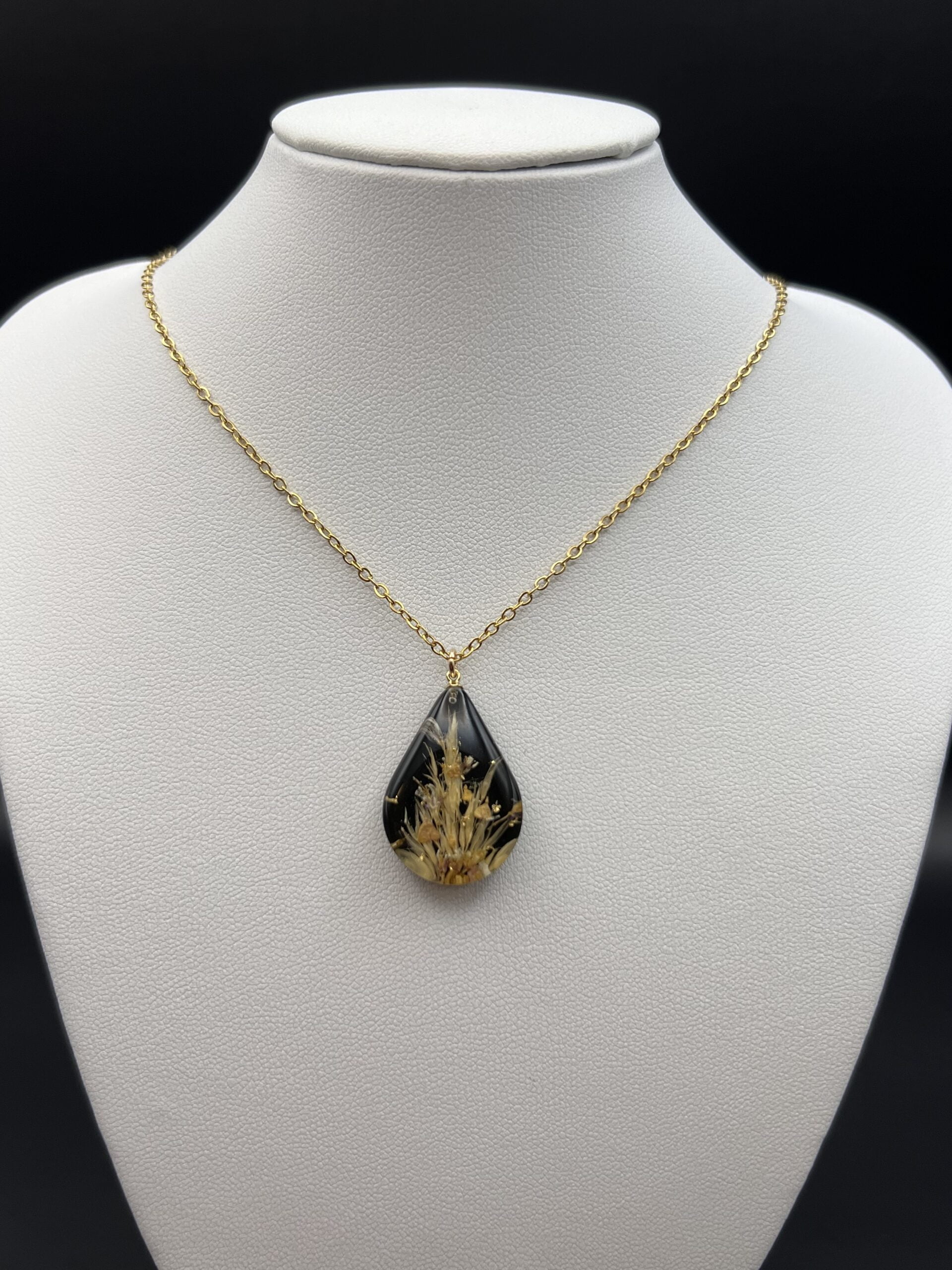Teardrop grass gold filled necklace - Image 2