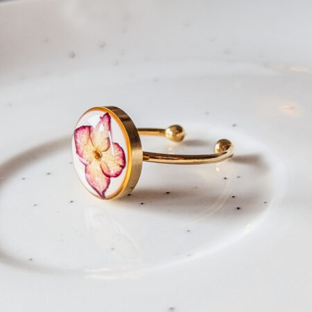 Hydrangea gold adjustable ring