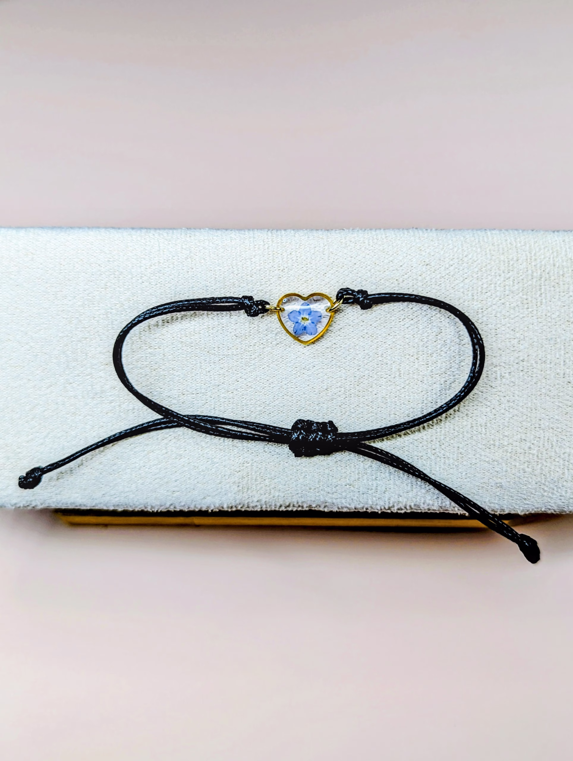 Forget me not black cord bracelet in gold - Image 5