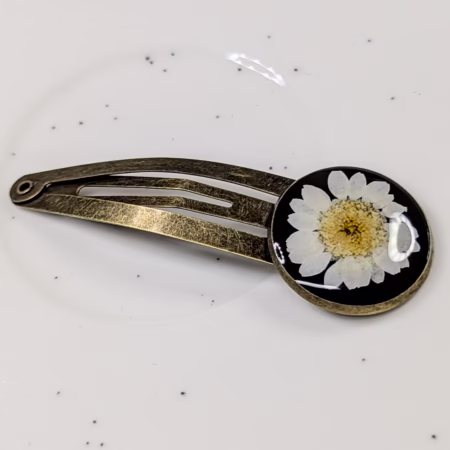 Daisy snap hair clip