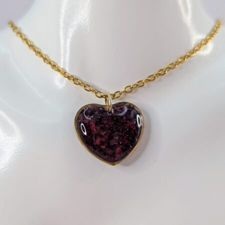 Rose petals medium gold heart necklace