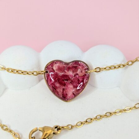 Carnation medium gold heart bracelet