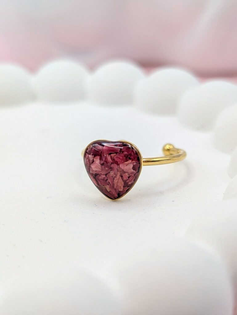 Carnation gold heart adjustable ring